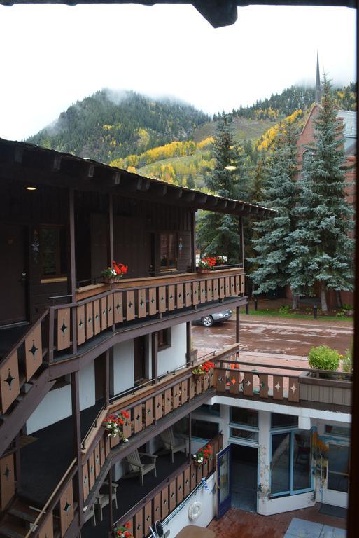 Mountain Chalet Aspen Hotel Room photo